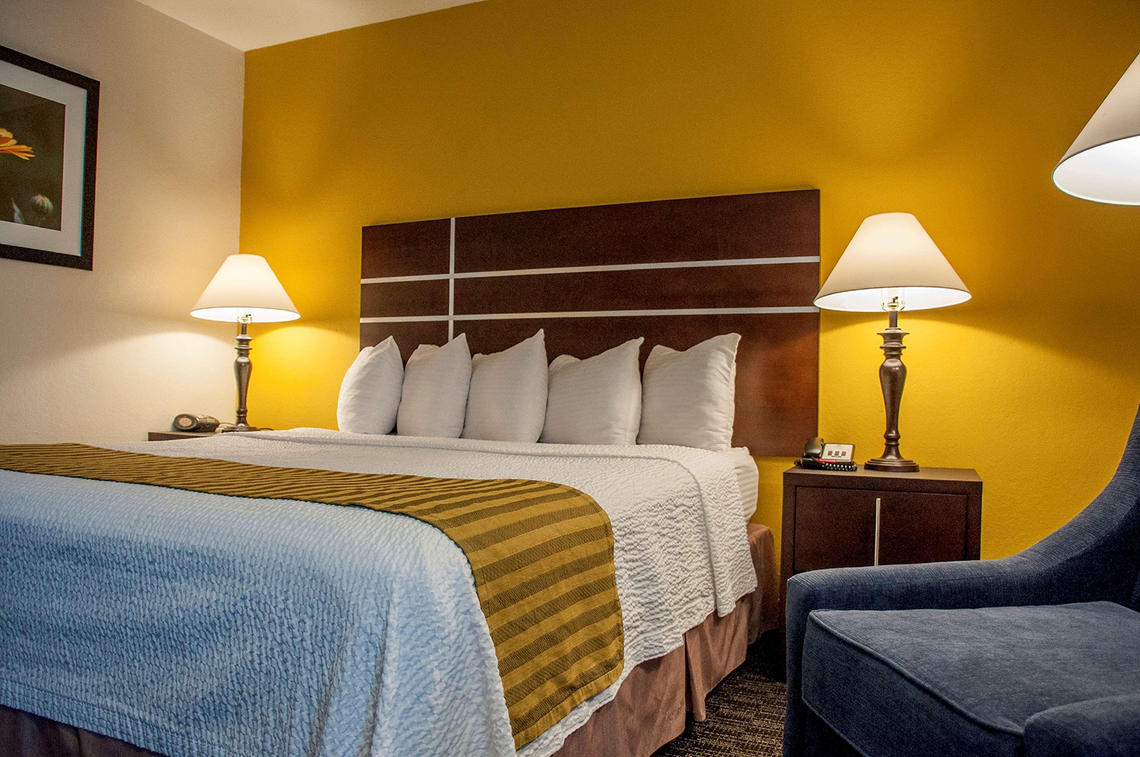 Hotel Western Village