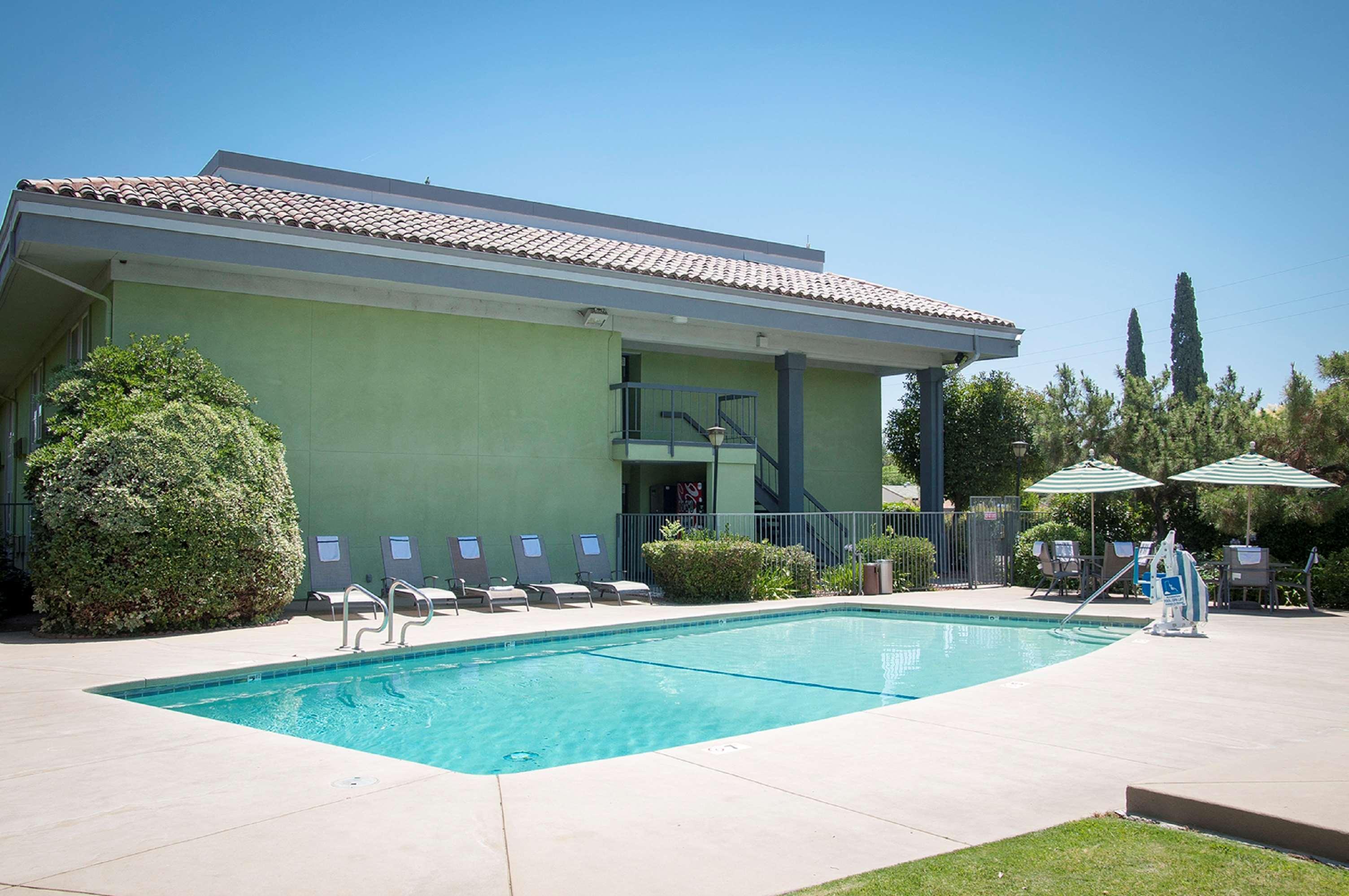 Hotel Western Village 3*