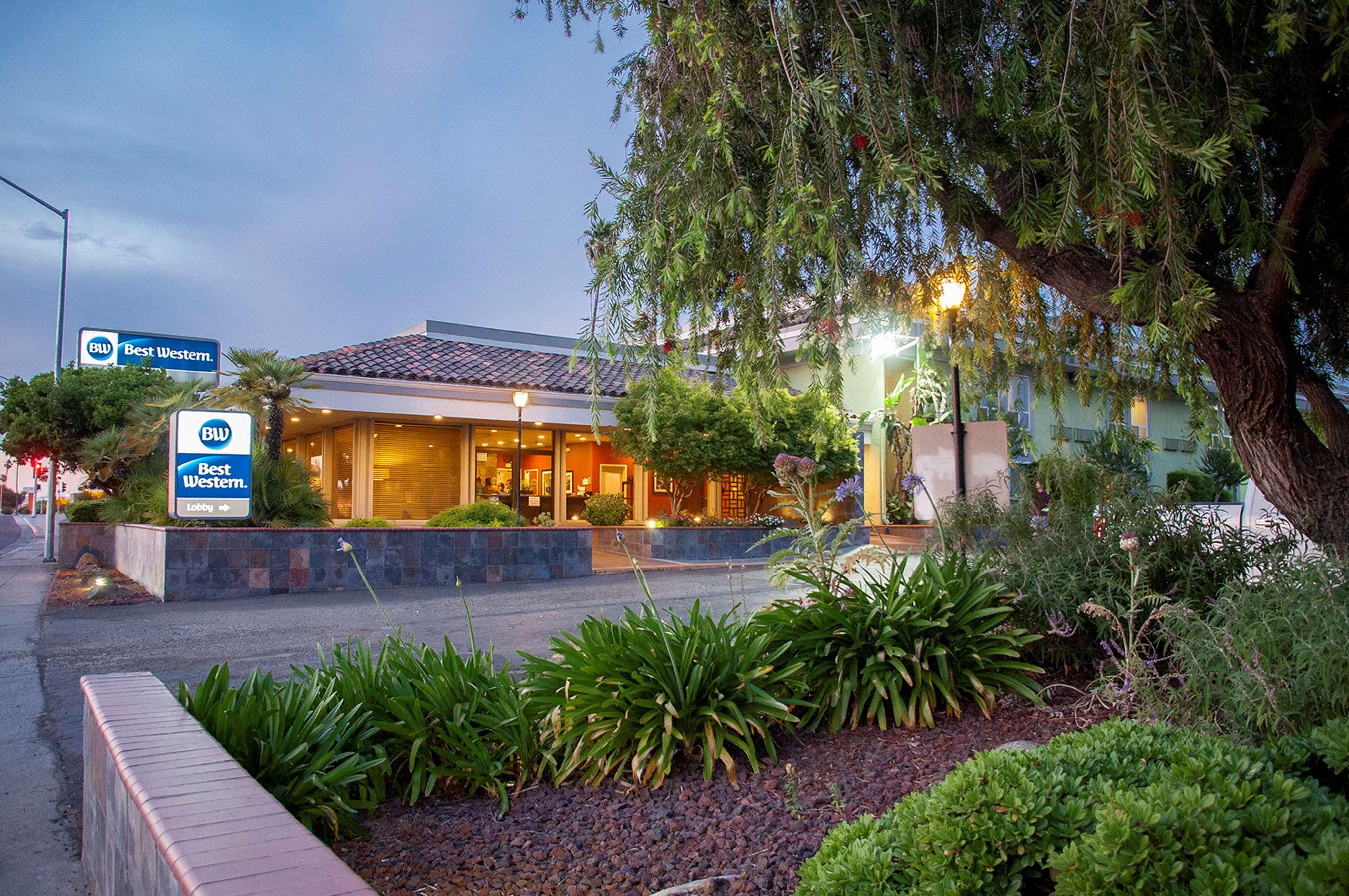 Western Village Hotel 3*