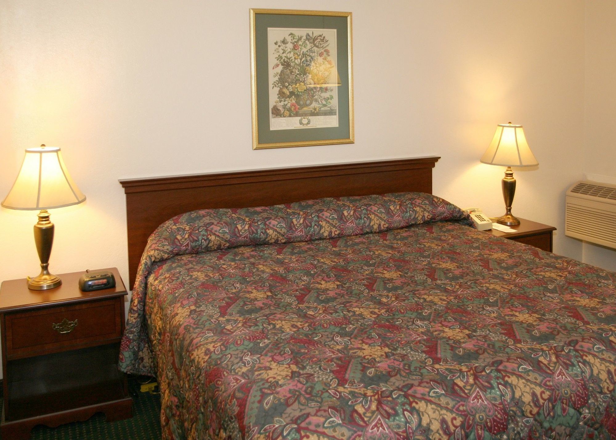 Hotel Western Village Fresno