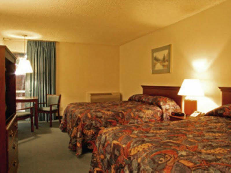Western Village 3* Fresno